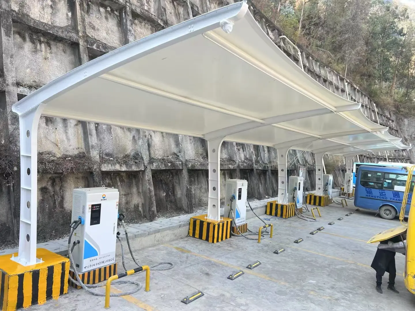 贵州罗甸园区停车棚采购:为什么“省”在前面的钱,最后都花在了后面?
