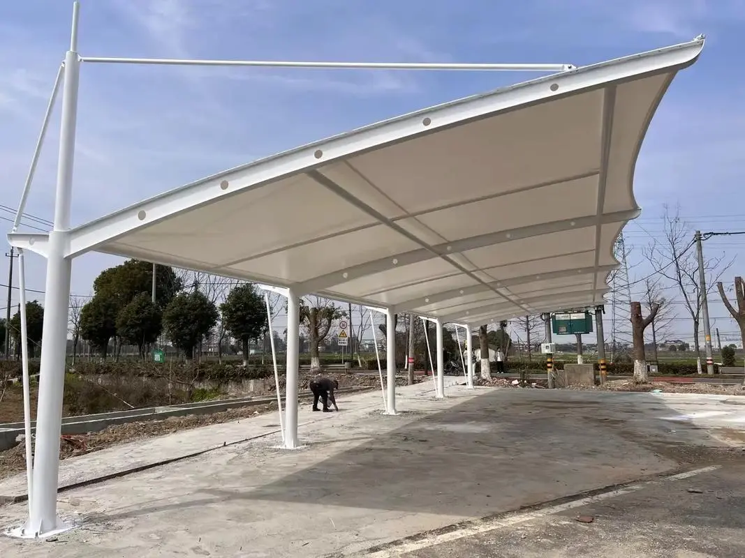 贵州罗甸工业园区停车棚怎么选?实测数据告诉你膜结构比彩钢棚省在哪